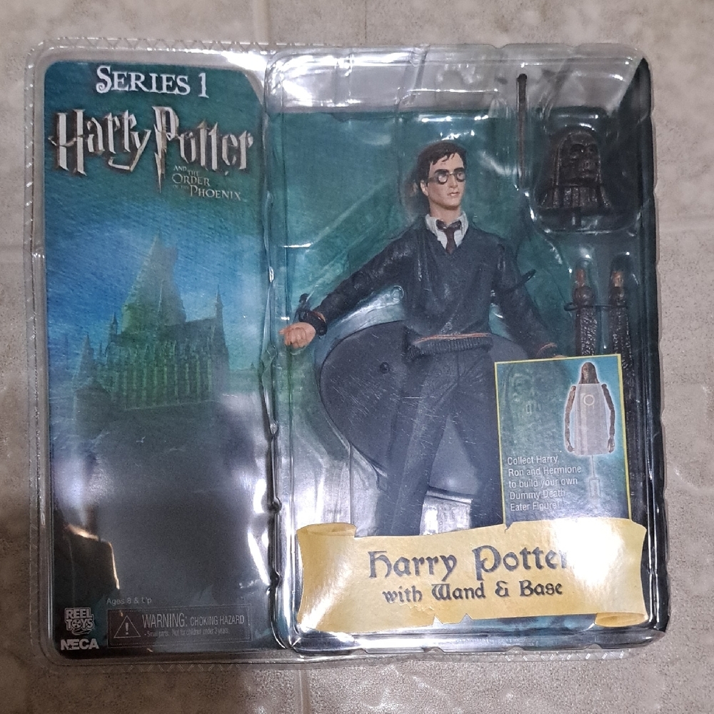 Harry Potter Action Figure with Wand & Base SEALED